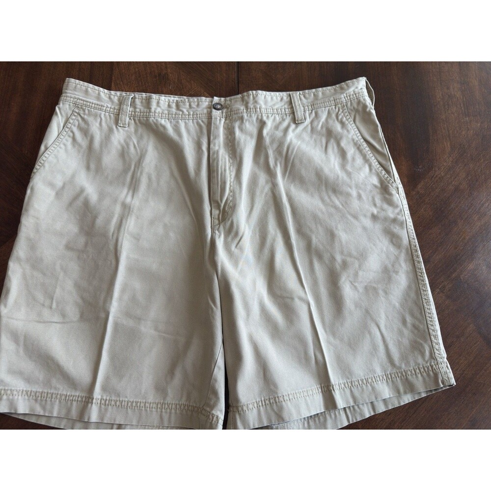 Men's Izod Saltwater Shorts 42 Cedarwood Khaki Light Tan MSRP $50 Used